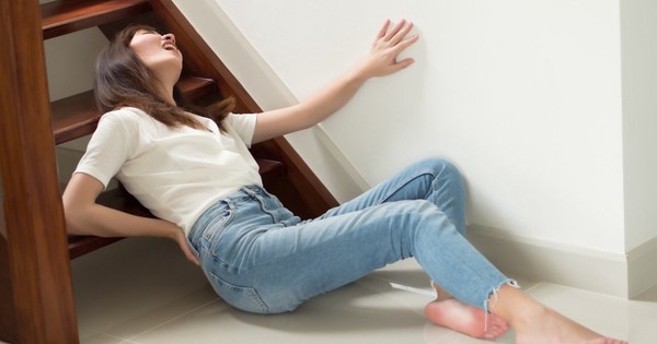 5 bài tập đơn giản giúp giảm nguy cơ té ngã
