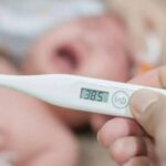 Khi nào cần hạ sốt cho trẻ? cách chăm sóc đúng khi trẻ bị sốt