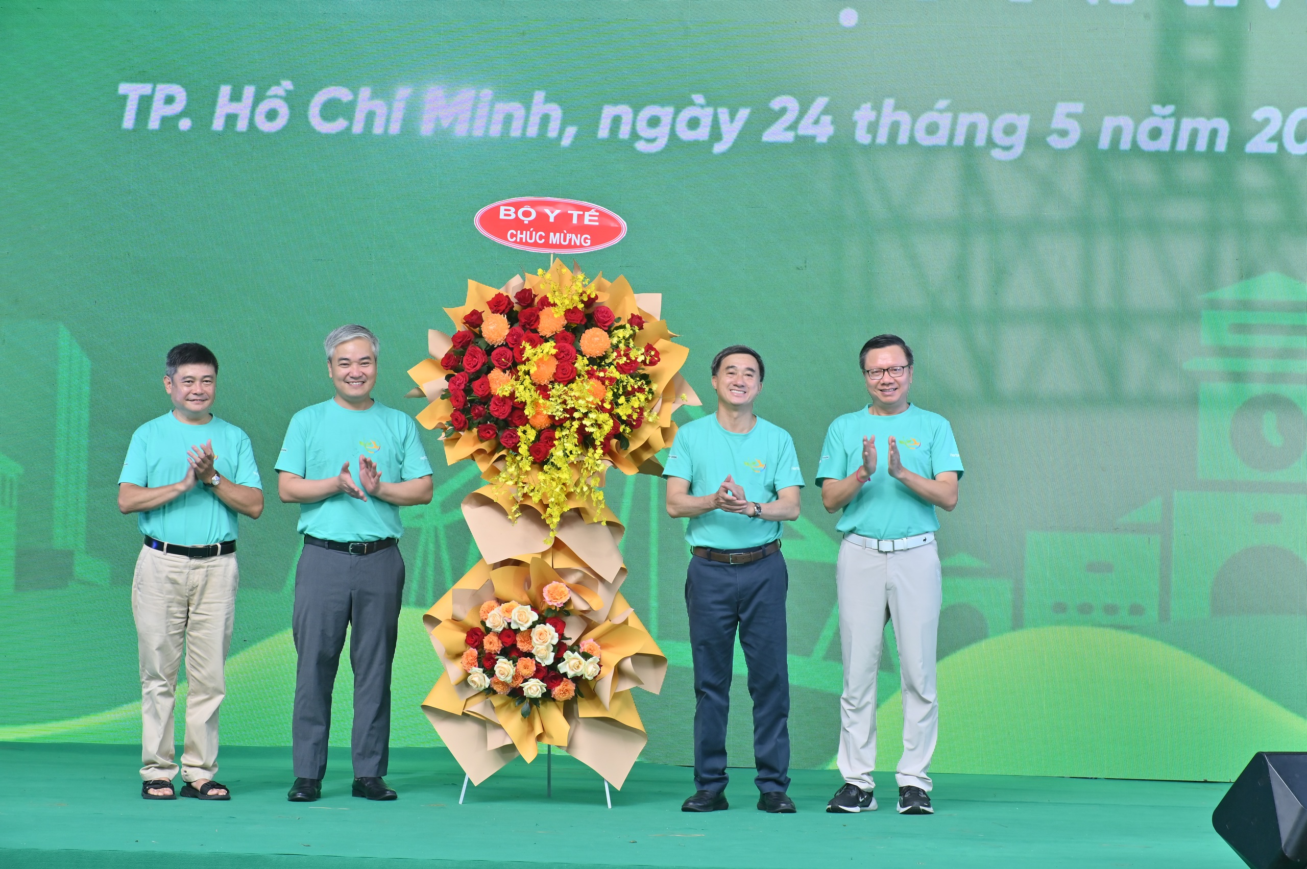 Qua 6 mùa Ngày Dinh dưỡng cộng đồng Việt Nam: Gần 10.000 người dân được tư vấn sức khỏe, dinh dưỡng miễn phí- Ảnh 2. Qua 6 mùa Ngày Dinh dưỡng cộng đồng Việt Nam: Gần 10.000 người dân được tư vấn sức khỏe, dinh dưỡng miễn phí- Ảnh 2.
