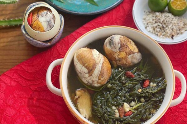 2 món ăn bài thuốc từ trứng vịt lộn giúp bồi bổ khí huyết