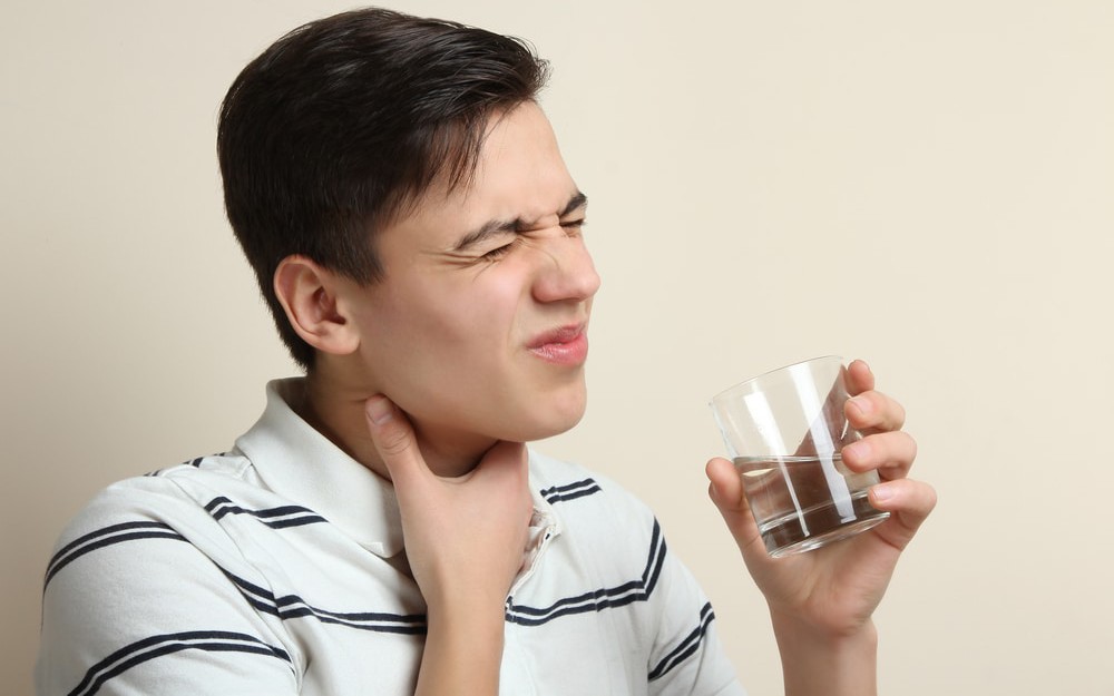 4 bí quyết giúp bạn nằm máy lạnh không bị đau họng- Ảnh 2.