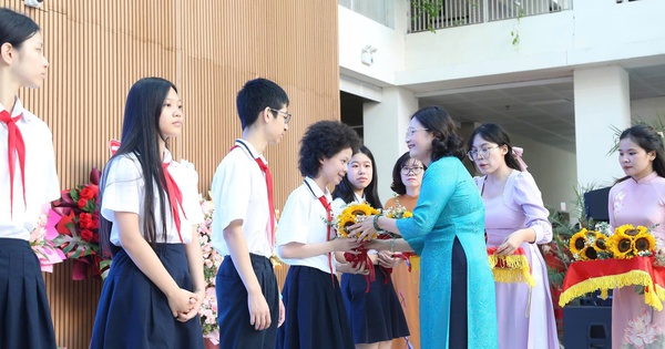 Lời dặn học trò ‘khép lại trang sách’ để mở ra mùa hè trải nghiệm của cô Hiệu trưởng