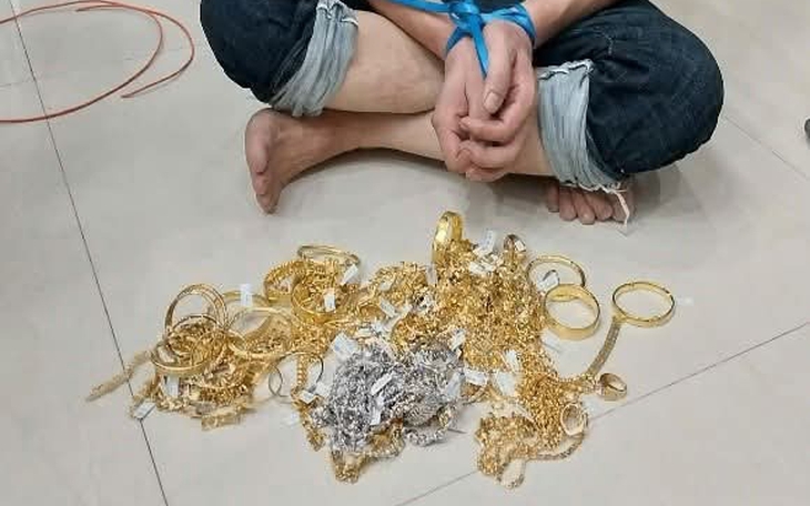Xử phạt nam thanh niên đăng ảnh giả mạo CSGT kèm lời 'chuẩn bị đi bắt xe'- Ảnh 2.