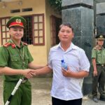 Bí thư Chi bộ 36 tuổi dự thi tốt nghiệp THPT cùng học sinh ở Lào Cai