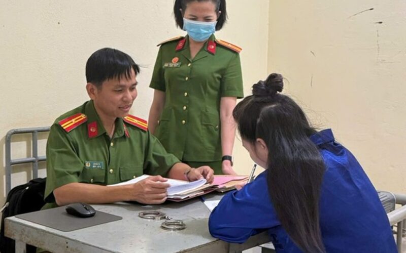 Từ 1/7, người bị tạm giam được nhận quà, đồ vật gì từ người thân?