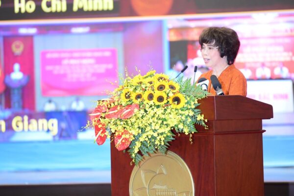 Anh hùng Lao động Thái Hương: Tăng trưởng hai con số phải được xây dựng trên nền tảng sức khỏe của nhân dân