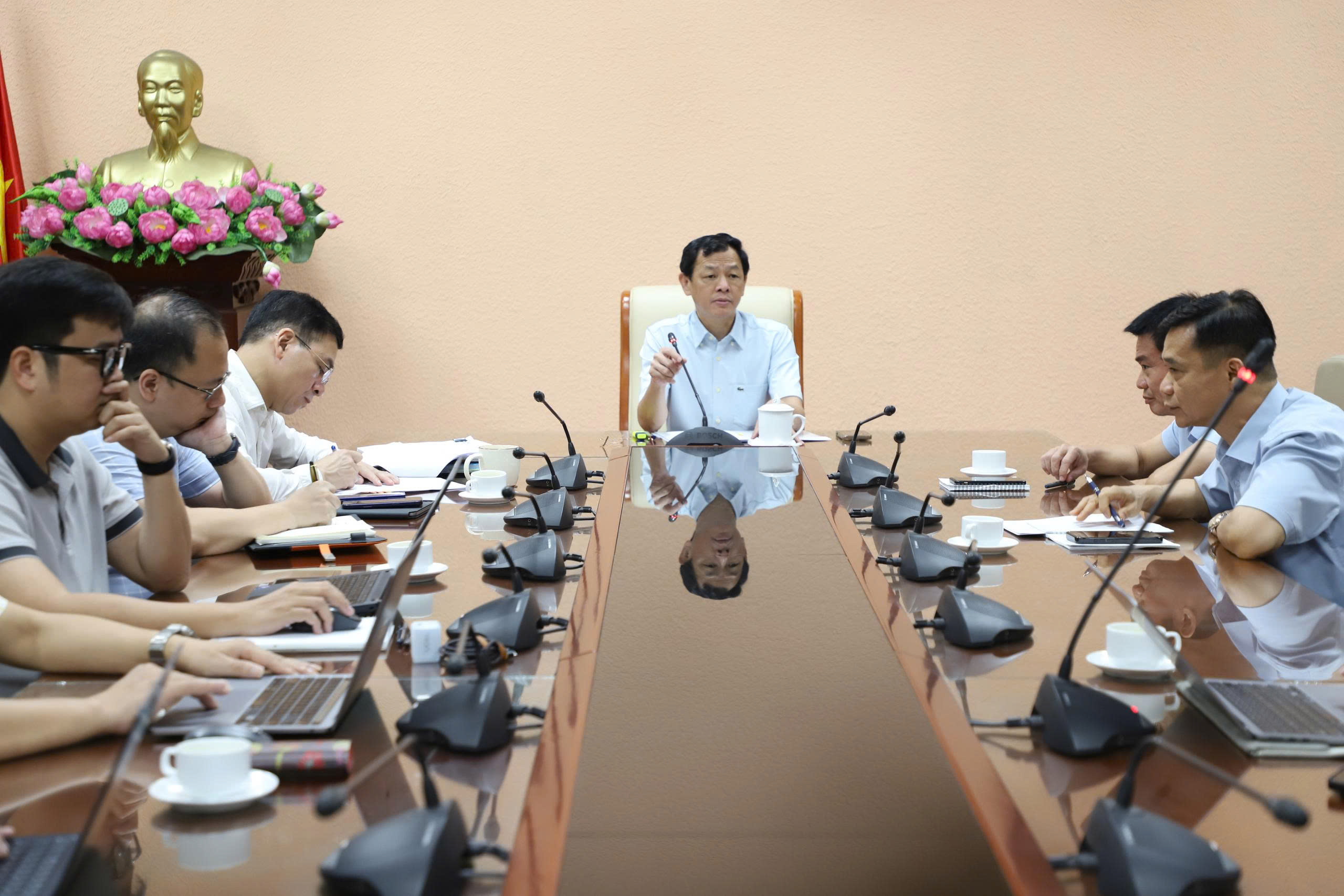 anht-huc-966-17810522656921809573227 Thứ trưởng Nguyễn Tri Thức: Thúc đẩy tạo lập Sổ Sức khỏe điện tử, xây dựng hệ sinh thái dữ liệu y tế đồng bộ- Ảnh 4.