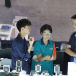 Du khách hào hứng trải nghiệm công nghệ số của ngành công an tại TP Hồ Chí Minh