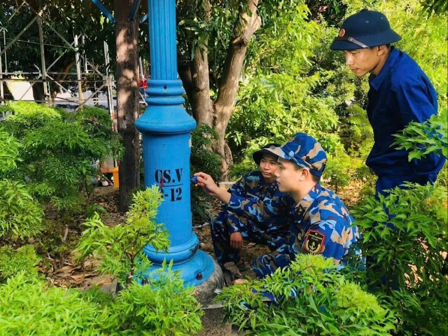 Cán bộ, chiến sĩ Vùng 4 Hải quân hành động thiết thực vì an ninh năng lượng- Ảnh 1.