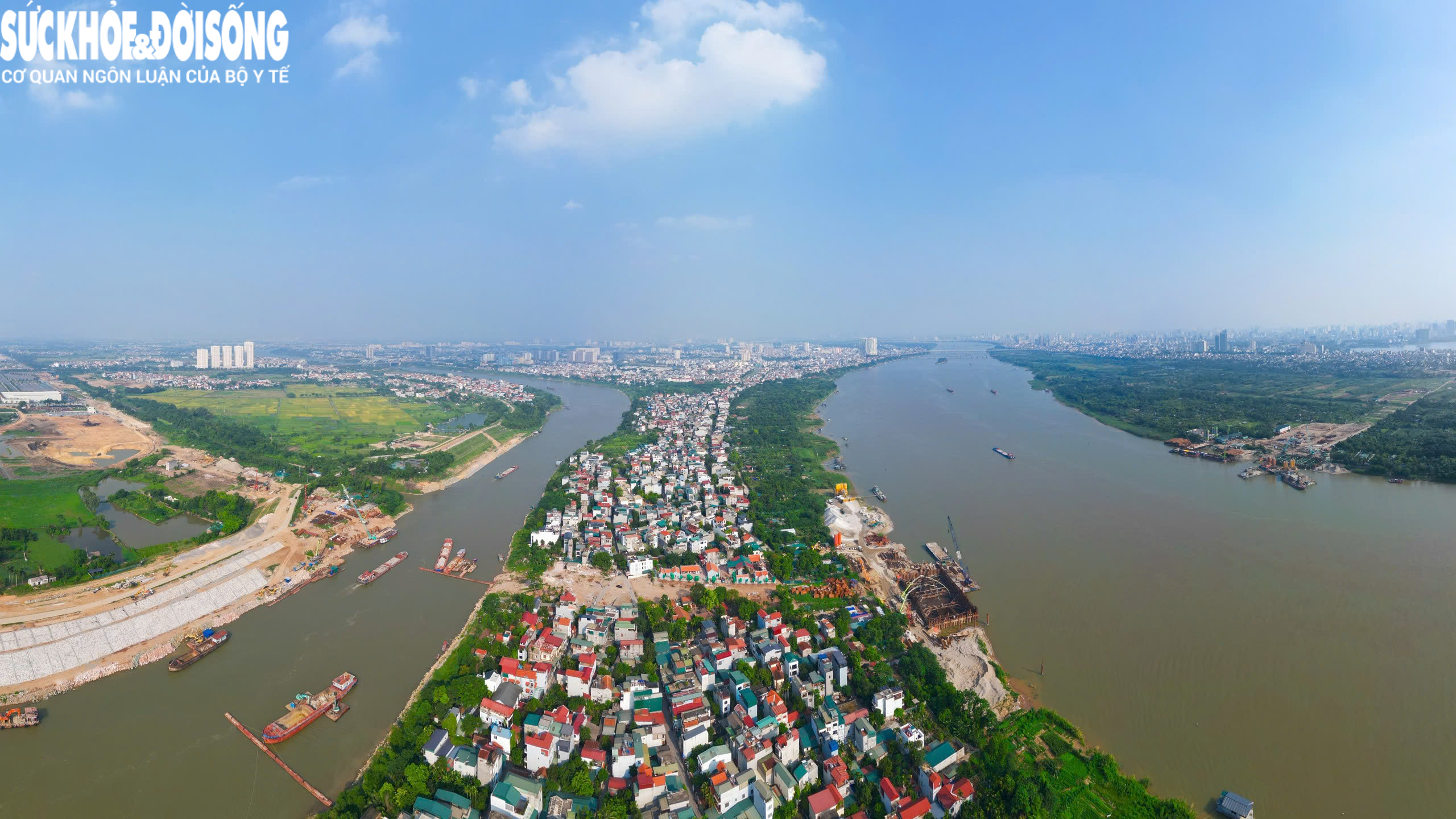 edit-z788680506535828c4cae993a545b346fb77d5f695f864-17803281578511213511401 Phá dỡ loạt công trình tại phường Hồng Hà phục vụ thi công cầu Tứ Liên - Ảnh 3.