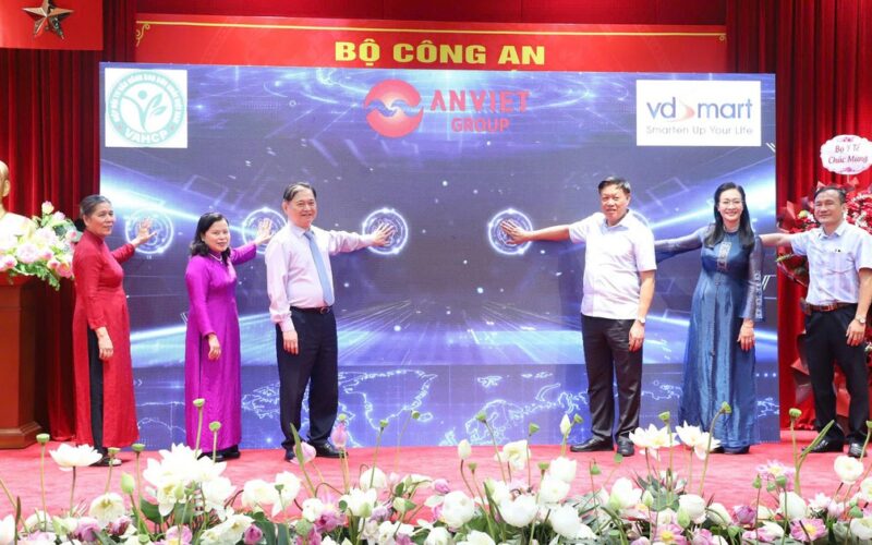 Thứ trưởng Đỗ Xuân Tuyên: VAHCP tiếp tục đồng hành cùng ngành y tế vì sức khỏe người dân