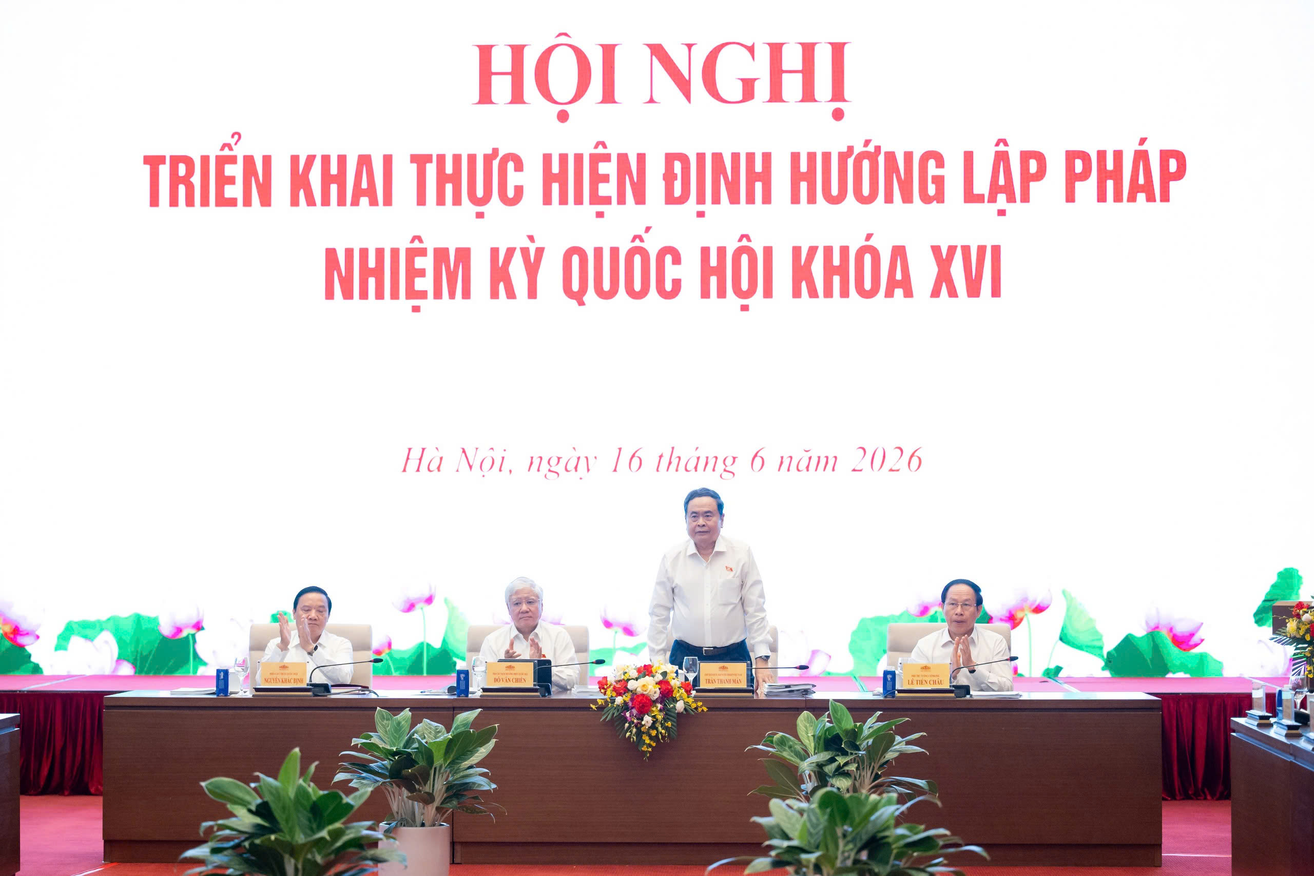 hoi-nghi-2-17815751370781087948411 Quan điểm lập pháp nhiệm kỳ Quốc hội khóa XVI: Chấm dứt tư duy 'không quản được thì cấm'- Ảnh 1.