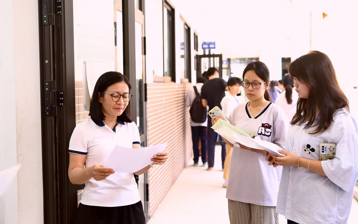 12 thí sinh bị đình chỉ trong buổi thi Ngữ văn kỳ thi tốt nghiệp THPT 2026- Ảnh 2.