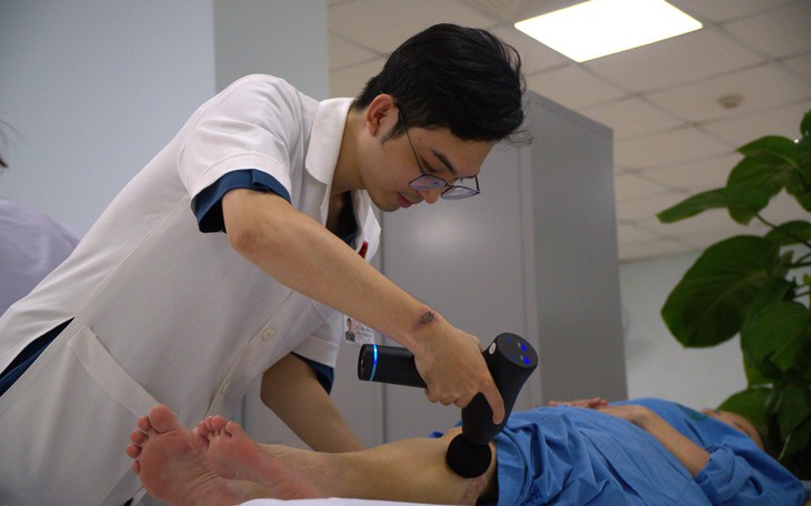 Đà Nẵng có Phòng khám chuyên đề bệnh vảy nến do Bệnh viện Da liễu Trung ương hỗ trợ chuyên môn - Ảnh 3.